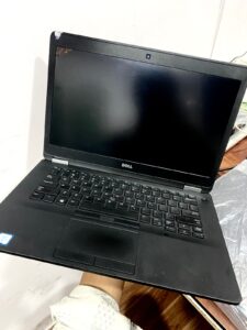 Dell latitude E7470 Lightweight Core i5 6th GEN / 14 Inch  8/256 Gb ssd (Refurbished )